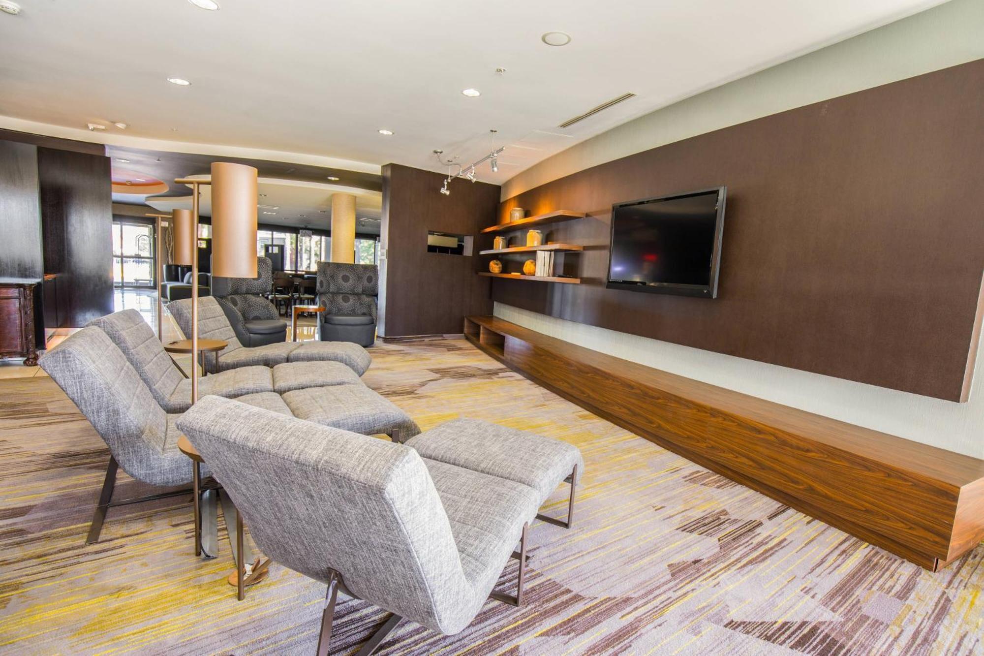 Courtyard By Marriott Мерсед Екстер'єр фото