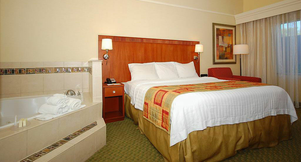 Courtyard By Marriott Мерсед Екстер'єр фото